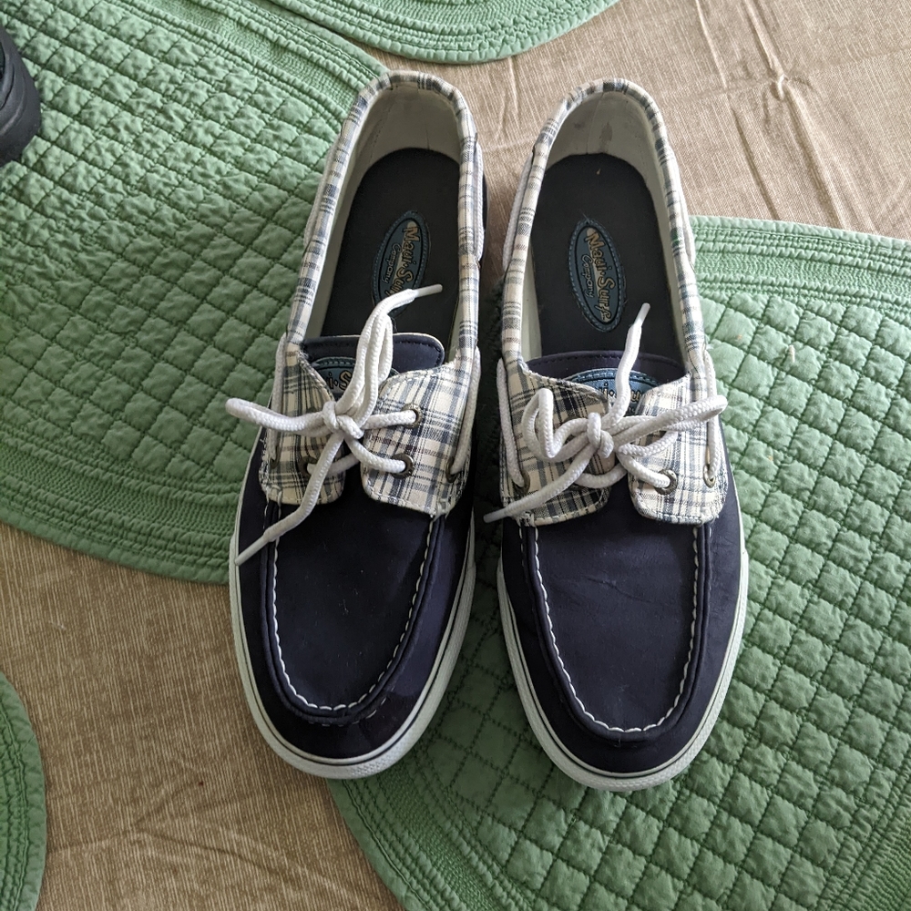 Maui surf company shoes